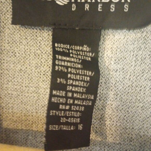 Sag Harbor waist length blazer with satin trimmed lapel and  buttons - Picture 5 of 10